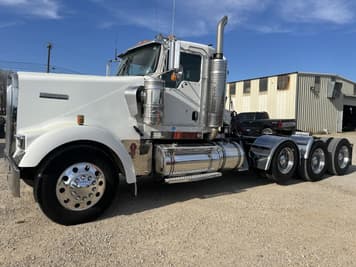 Main image Kenworth W900